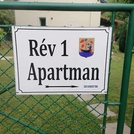 Apartment Rev1 Vendeghaz Revfulop